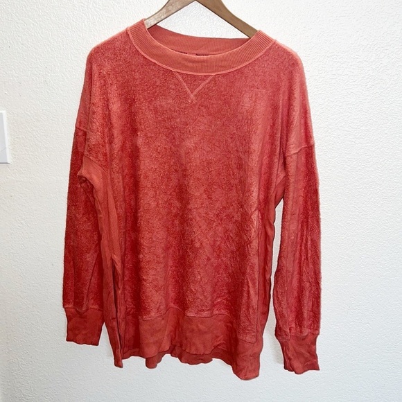 Aerie Peach Faux Fur Split Hem Chilled Out Crewneck Oversized Sweatshirt - Picture 1 of 13